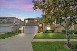 Exterior - Emerald Paradise. New decor, 15 mins from Disney! (Kissimmee)