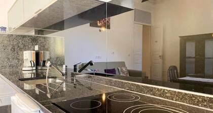 Cozy Studio in Central Porto: A/C and Kitchen