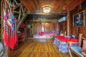 Casa rural tradicional | Cobrellits, decoració individual, wifi gratuïta i roba de llit 