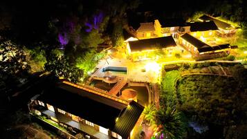 Traditional Cottage | Courtyard view