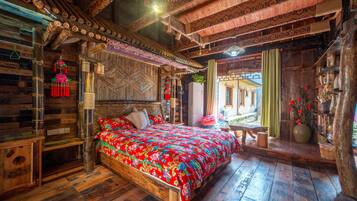 Down duvets, individually decorated, free WiFi, bed sheets