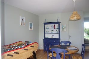 Game room - House in Matignon ideally located cotes d'Armor (Matignon)