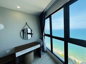 Apartamento familiar | Tabla de planchar con plancha, wifi gratis, ropa de cama