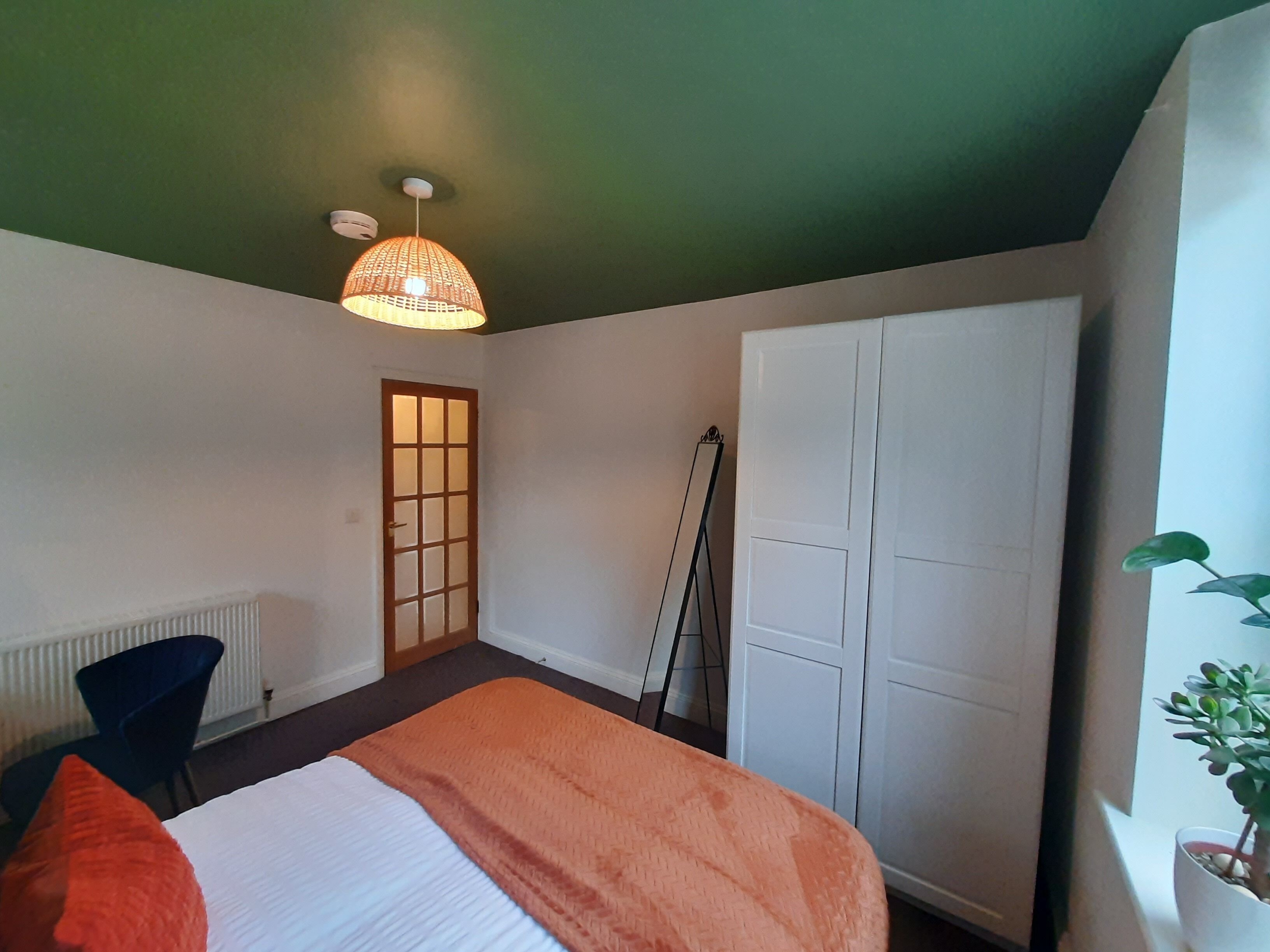 1 habitación, escritorio, cuna de viaje y wifi 