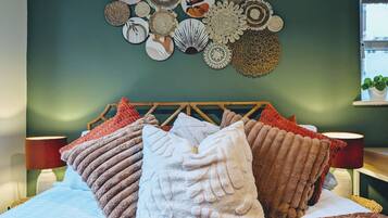 1 dormitori, escriptori, un bressol de viatge i wifi