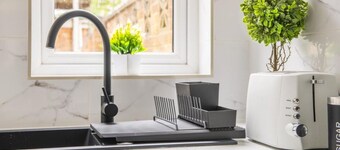 Stanion Lane Luxurious 3 Bedroom Modern House Northamptonshire.