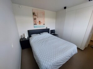 2 soverom, safe på rommet, skrivebord og strykejern/-brett