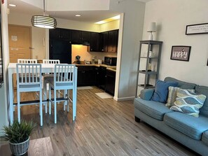 Interior - Disney Favorite FREE Shuttle (Orlando)