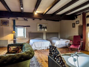 6 多间卧室、熨斗/熨衣板、WiFi、床单