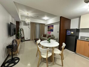 1 quarto, cortinas blackout, Wi-Fi de cortesia, roupa de cama