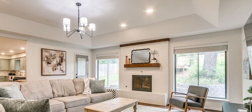 Tranquil Updated 3Bed Pool Home