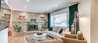 Desert Rose: 1950s southwest modern home
