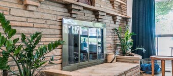 Desert Rose: 1950s southwest modern home
