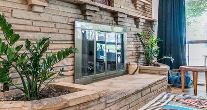 Desert Rose: 1950s southwest modern home