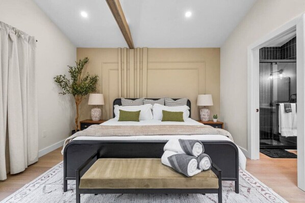 2 camere, una scrivania, ferro/asse da stiro, Wi-Fi gratuito