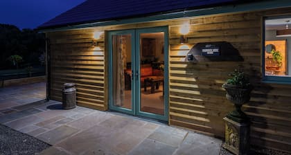 Self-contained Cosy one Bedroom Holiday Barn