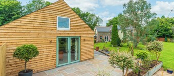 Self-contained Cosy one Bedroom Holiday Barn