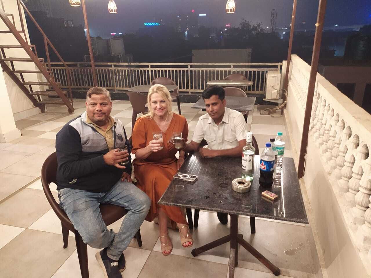 Tägliches inbegriffenes kontinentales Frühstück