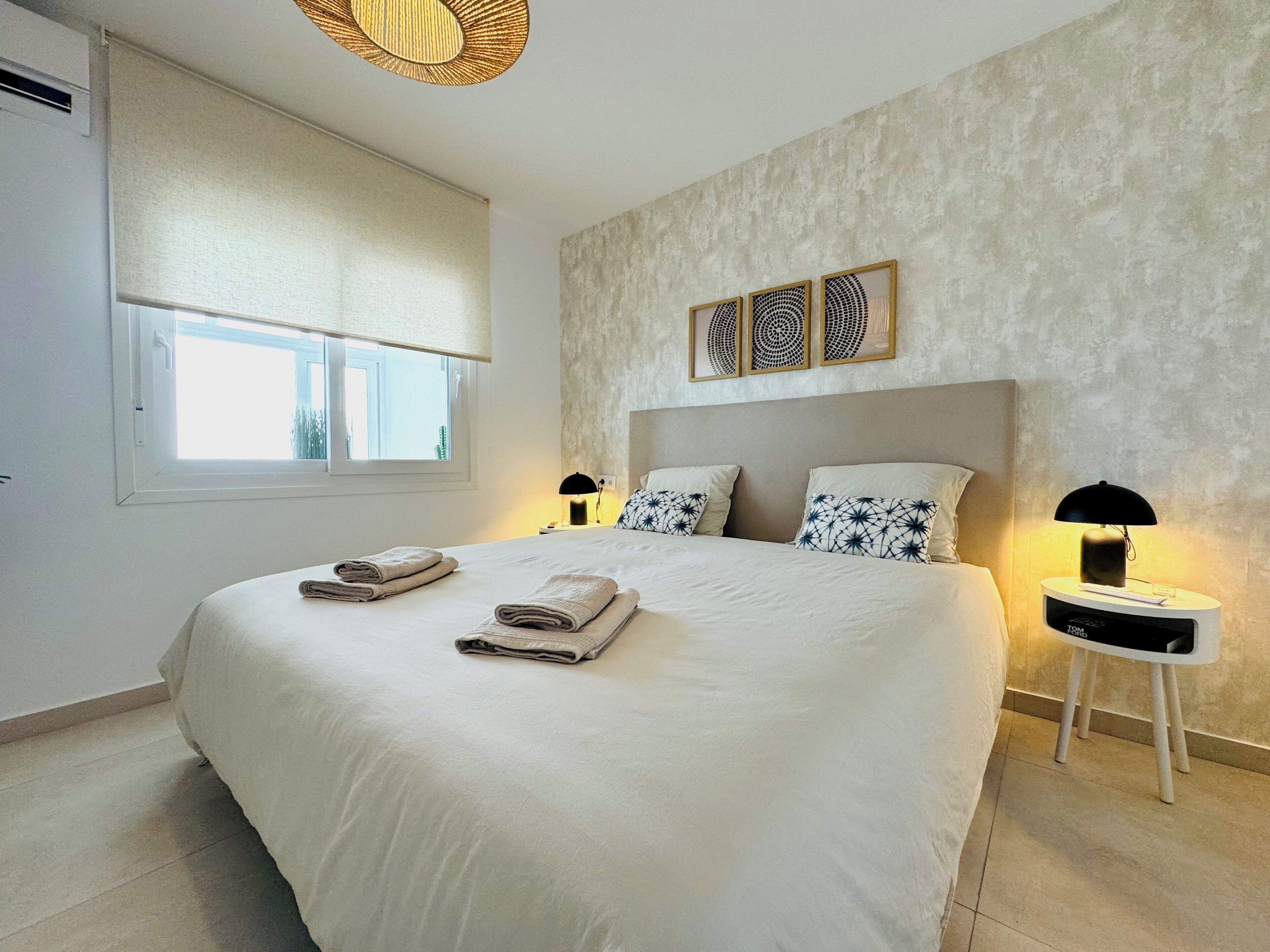 1 chambre, fer et planche à repasser, Wi-Fi gratuit, draps fournis