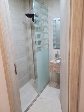 Slippers, towels, soap, shampoo - Qurtoba Al Aziziah (Makkah)