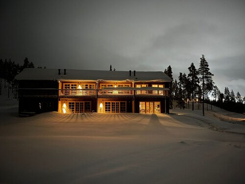 Neugebaute Gemütliche Skihütte in Idre- Himmelfjäll mit Aussicht-50m zum Lift