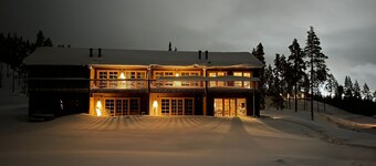 Neugebaute Gemütliche Skihütte in Idre- Himmelfjäll mit Aussicht-50m zum Lift