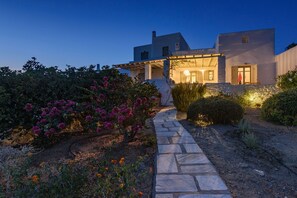 Exterior - Thalatta Residence - Villa in Chrisi Akti, Paros (Paros)