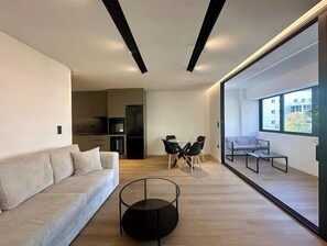 Comfort Apartment, Private Bathroom, Overwater | Ruang tamu