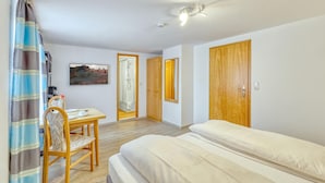 Room - Amazing apartment in Bischofsheim (Bischofsheim)