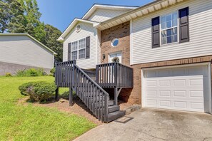 House (3 Bedrooms) | Interior - Pet-friendly Conover Home 7 Mi to Downtown Hickory (Conover)