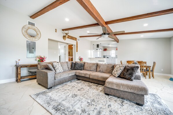 House (3 Bedrooms) | Interior