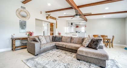 Countryside Texas Home w/ Fire Pit!