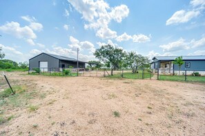 Interior - Countryside Texas Home w/ Fire Pit! (Richland Springs)