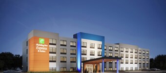 Holiday Inn Express & Suites Cushing by IHG