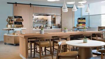 Free daily cooked-to-order breakfast