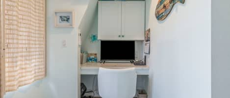 Condo, 2 Bedrooms | Interior
