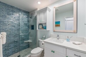 Condo, 2 Bedrooms | Bathroom