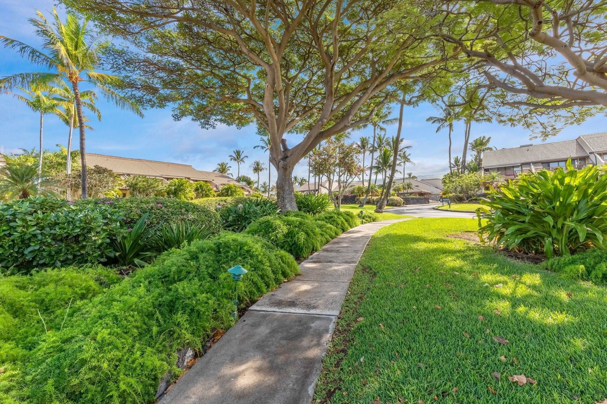 Condo, 2 Bedrooms | Property grounds