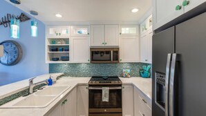 Condo, 2 phòng ngủ | Bếp riêng