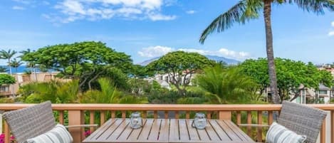 Condo, 2 Bedrooms | Property grounds