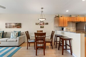 Condo, 1 Bedroom | Interior