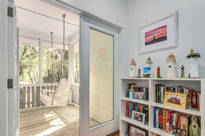 Interior - 4 bedroom home on the golf course with expansive views from the back deck. Pet friendly (Bald Head Island)