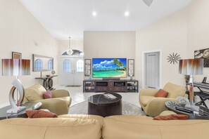 Fernseher, Tischtennisplatte