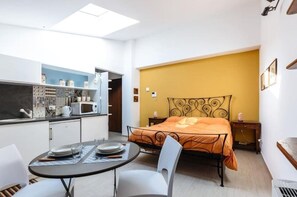 1 bedroom, free WiFi, bed sheets - shell Maqueda, bright and quiet apartment in the heart of the city (Palermo)