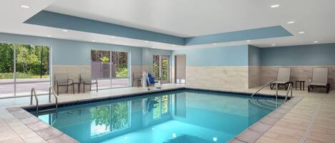 Una piscina cubierta