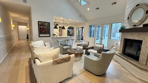 Smart TV, fireplace