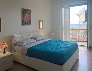 2 bedrooms, free WiFi, bed sheets - Borghetto Montevideo1 (Borghetto Santo Spirito)