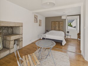 4 bedrooms, free WiFi