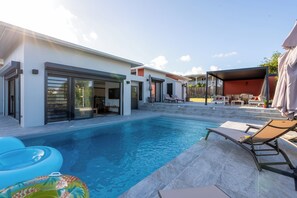 Piscine extérieure