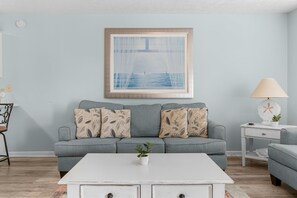 Smart TV - Wendwood 1 bedroom plus bonus twin and sleeper. Perfect for small families (Panama City Beach)